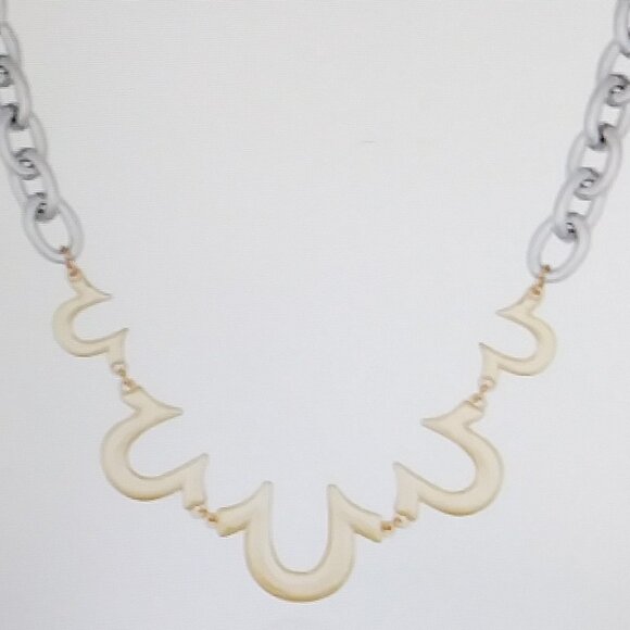 True Religion Horseshoe Two Tone Chain Link Necklace - Picture 7 of 9